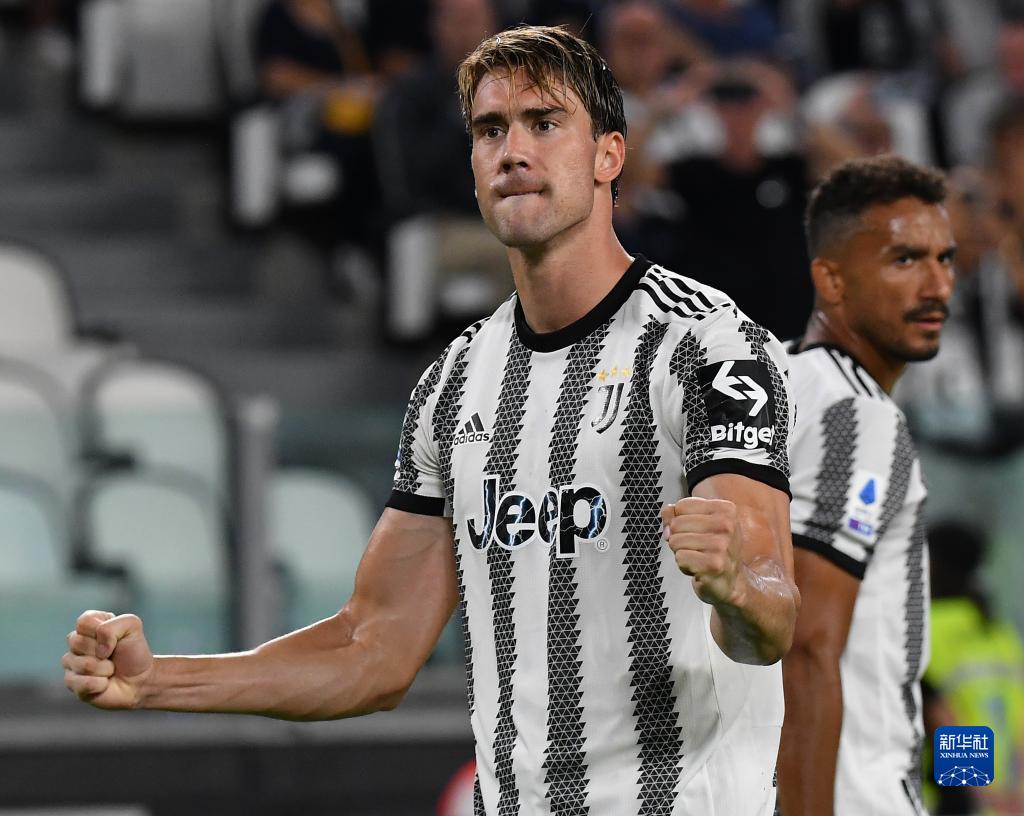 足球中超发布赛程海报，视觉效果炸裂