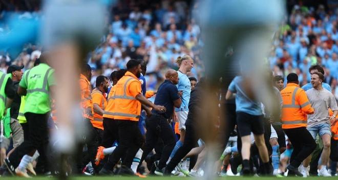 VAR回顾：曼联在狼队的两次手球点球