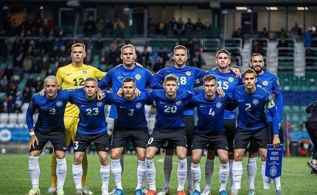 卡卡：对世界杯最美好的回忆是触碰奖杯；很期待新的赛制