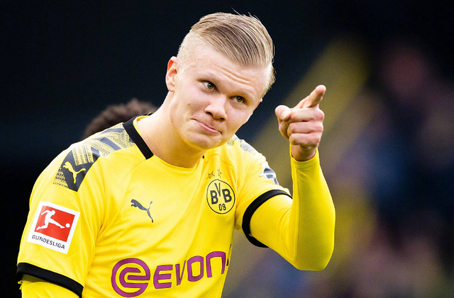 卡尔：我一直在提高右脚技术，能在17岁欧冠进球意义重大