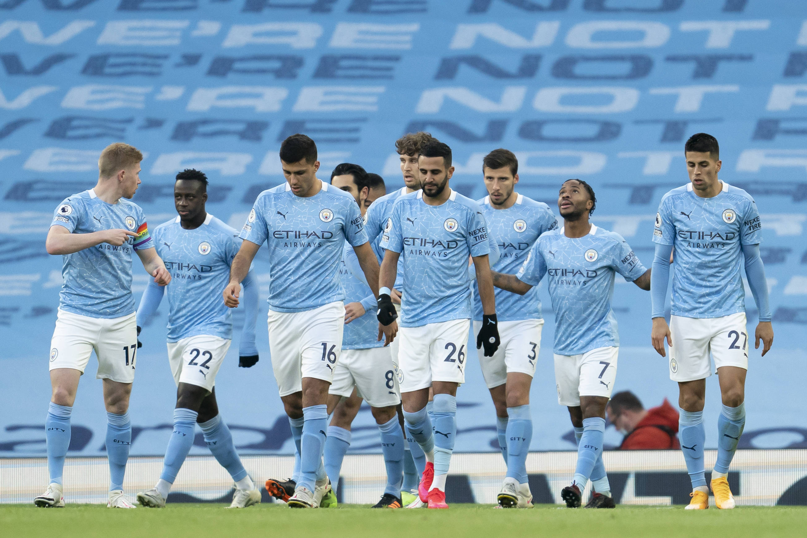 环足奖年最佳男足俱乐部候选：巴黎、切尔西、巴萨、拜仁在列