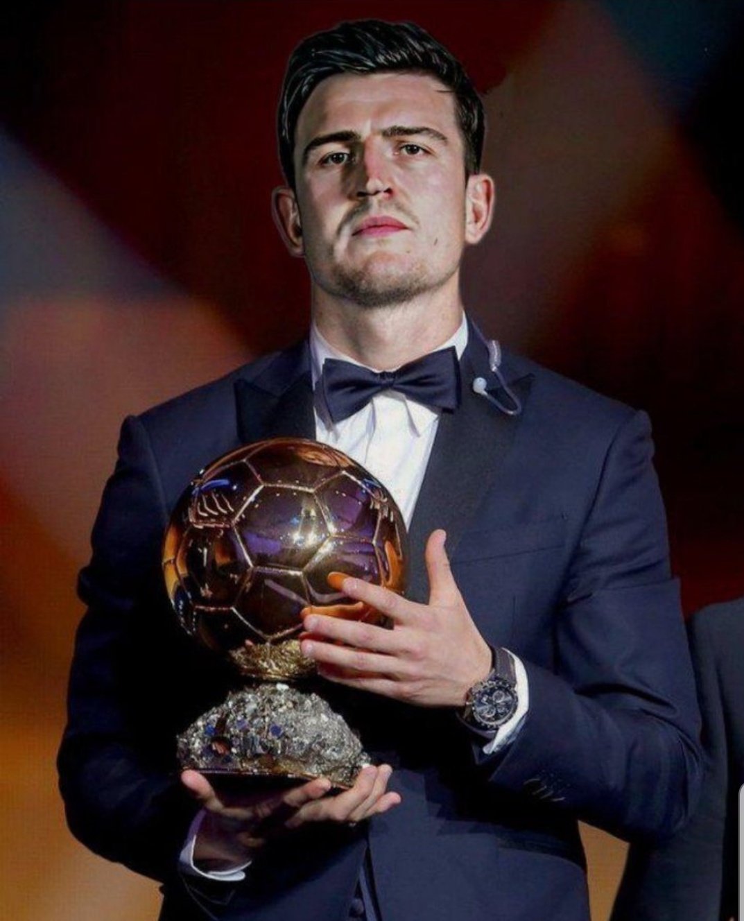 世体：巴萨否认了有意引进凯恩的报道，目前没和任何球员接触