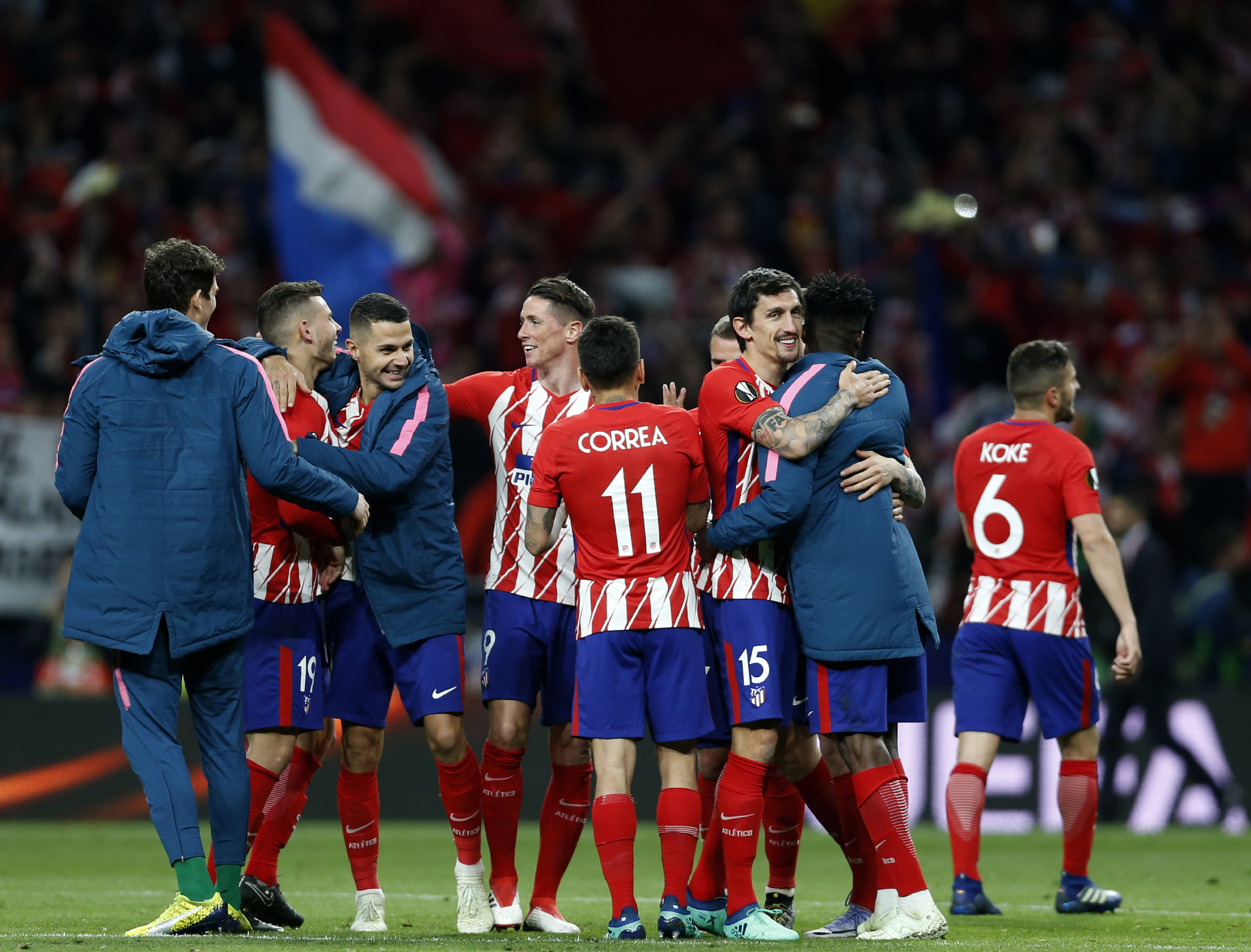 结束全年征程，国安队赛后拉励志标语：明年不服还要再干！